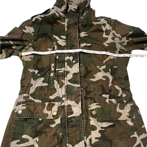 Love Tree Women’s size smalll camo zip up jacket - Picture 9 of 14